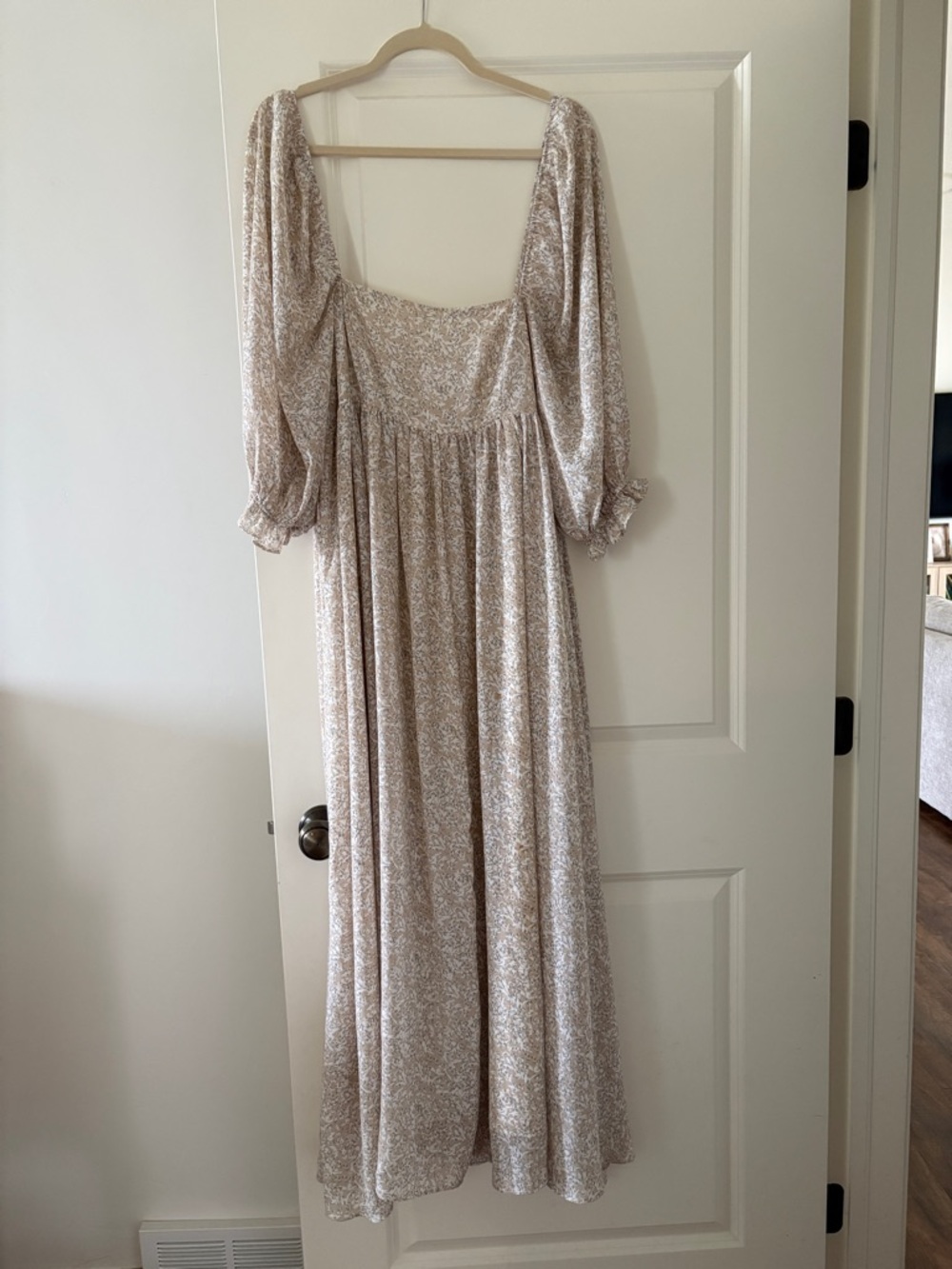 Storia Floral Maxi Dress in Beige and White